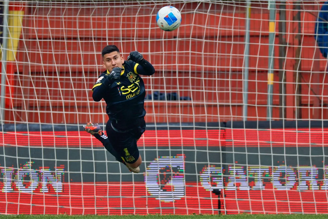 Martín Parra pasó a ser el tercer arquero de Unión Española (Photosport)