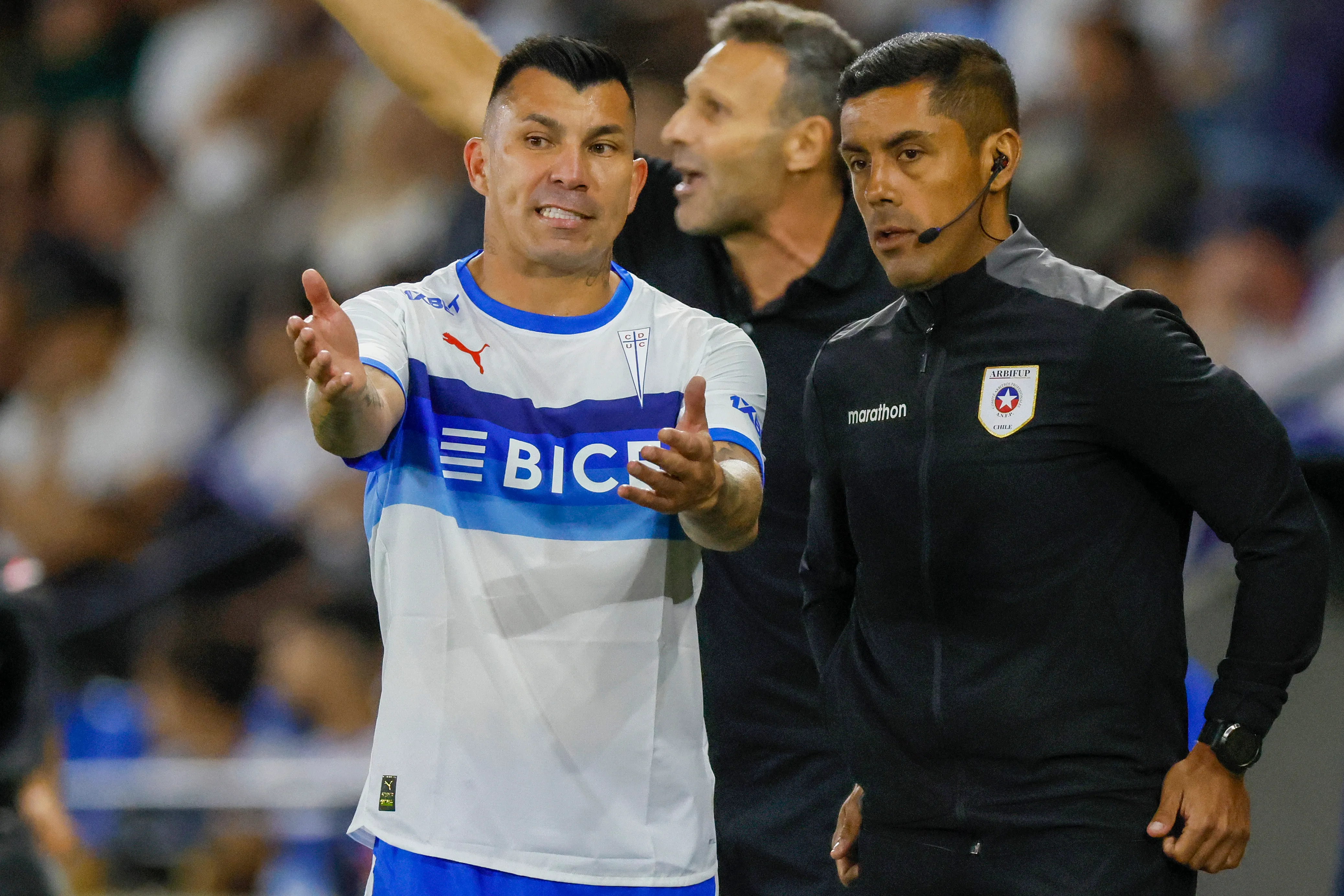Medel será baja ante Cobresal y Palestino, pero quedó en duda ante Boca. Foto: Andrés Pina/Photosport
