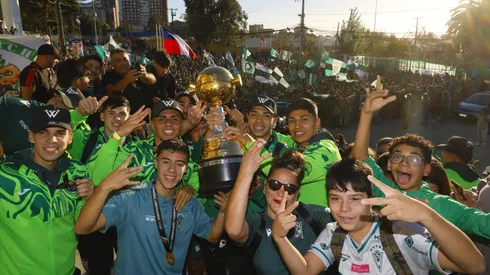 Caturros campeones celebrando en Valparaíso.