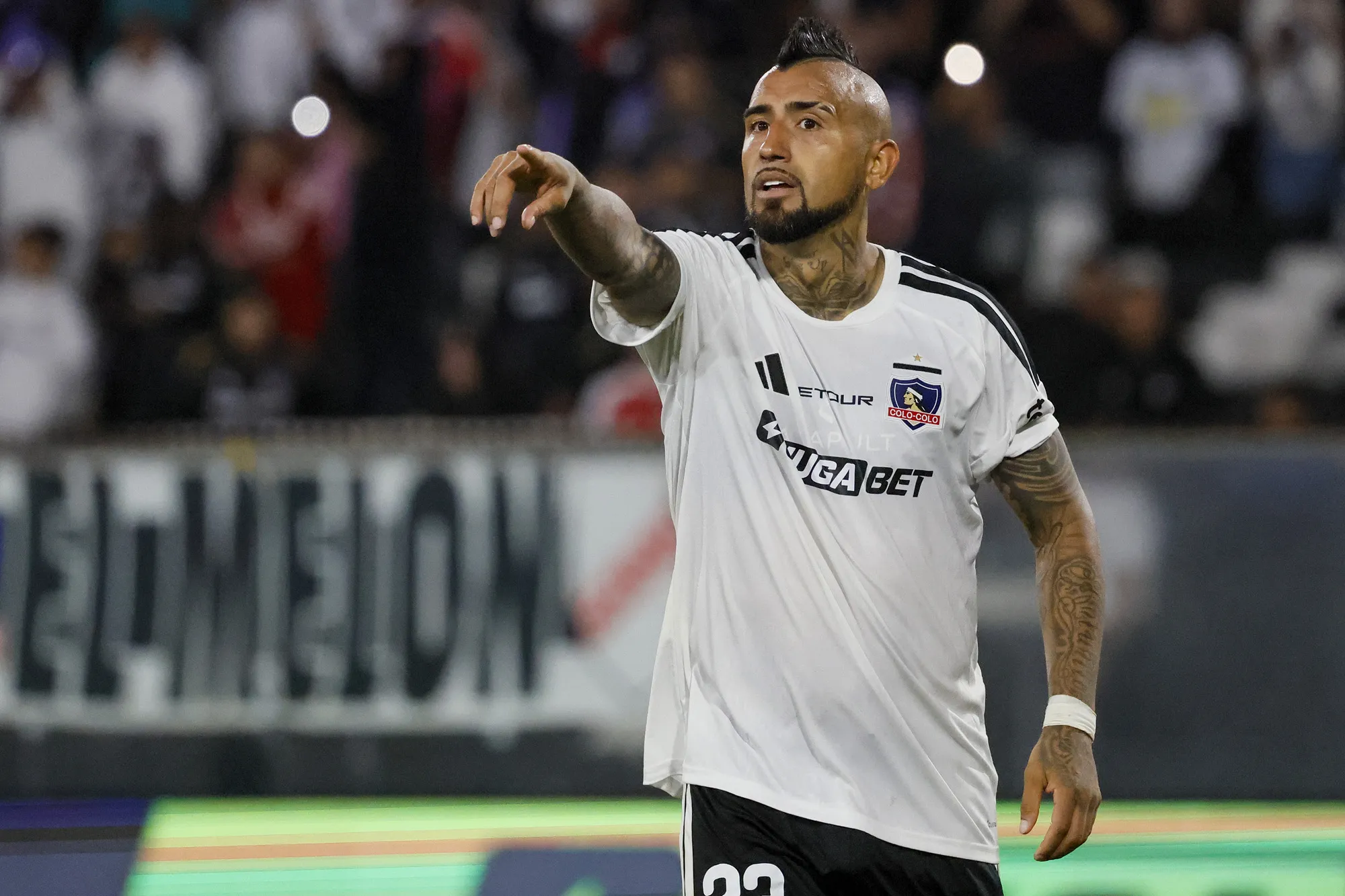 En Colo Colo aún no definen si arriesgar a Vidal o darle más días de recuperación.