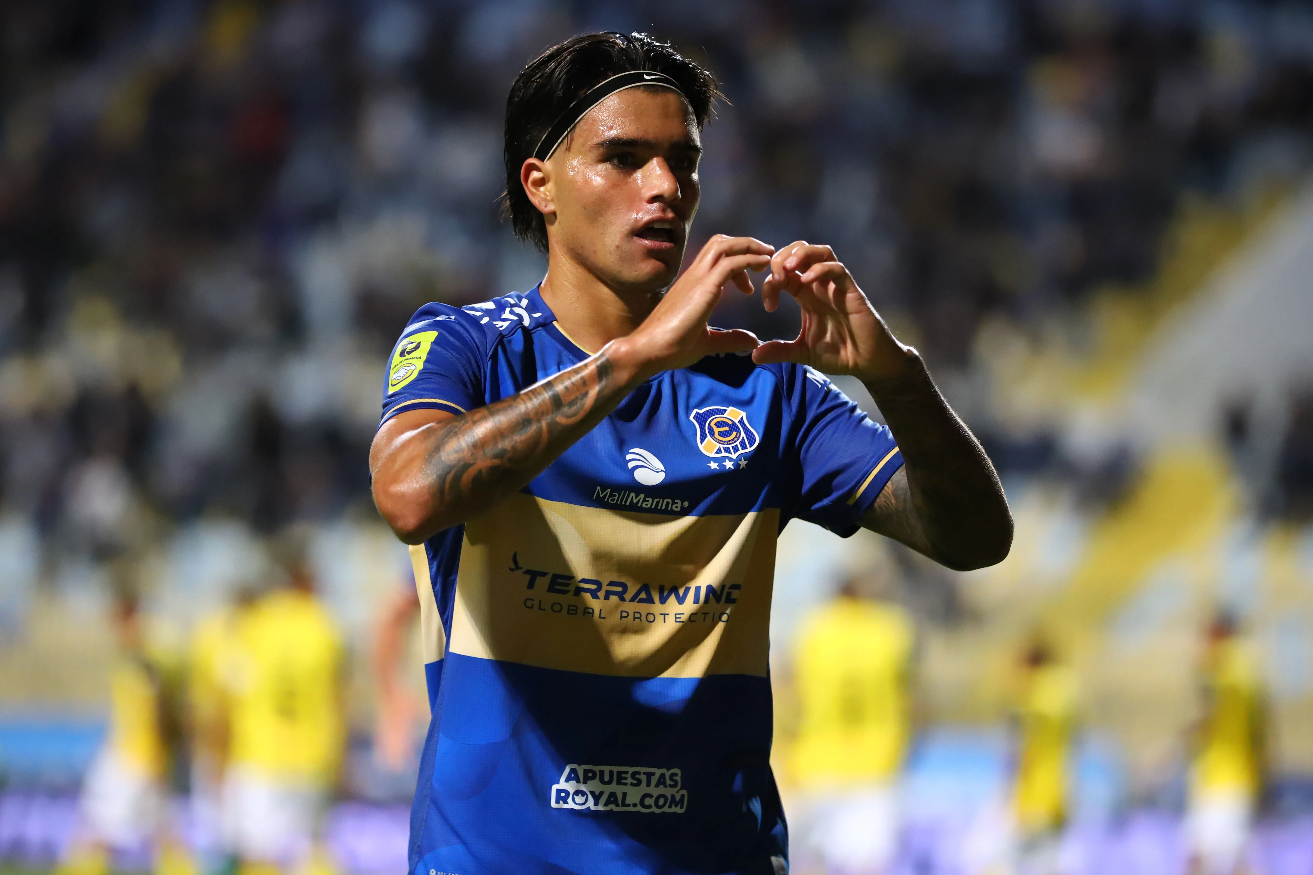 Otra imagen de Alan Medina en su festejo vs el Capo de Provincia. (Manuel Lema/Photosport).