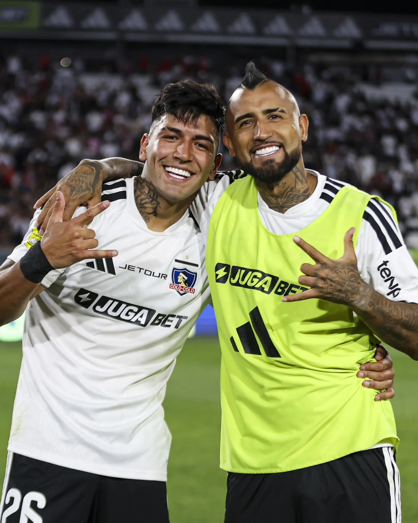 Arturo Vidal criticó a Nicolás Córdova en Chile por haber mandado, según él, tarde a la cancha a Diego Ulloa. Foto: Colo Colo.
