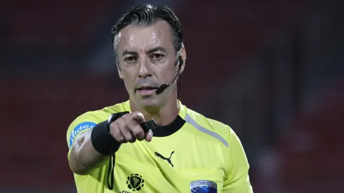 El brasileño que ya repartió justicia en el duelo entre Palestino y la U por Sudamericana.