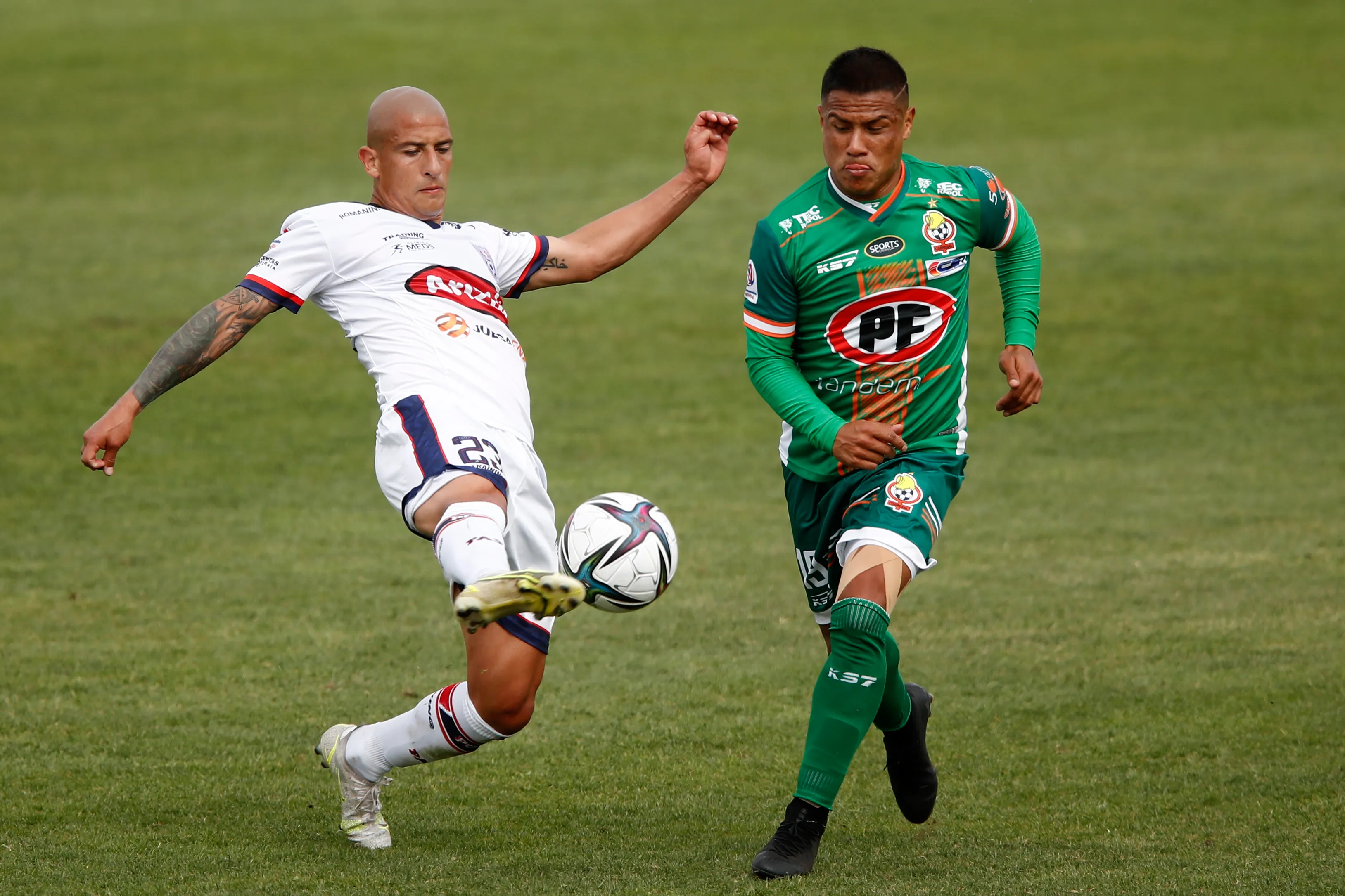 Óscar Salinas jugando por Cobresal. Imagen: Photosport