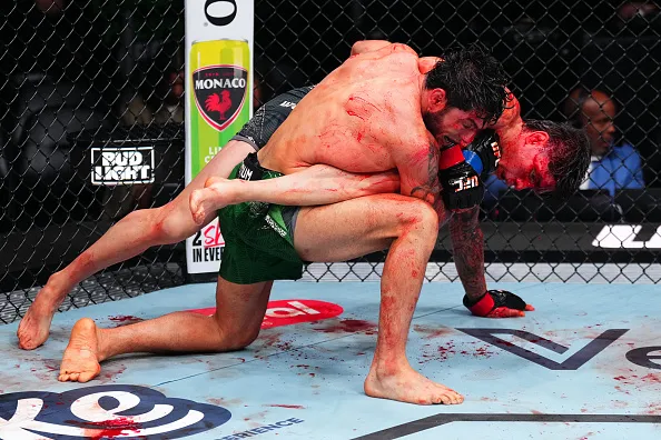 Ignacio Bahamondes y Tofiq Musayev animaron una carnicería en el UFC. Foto: Getty Images.