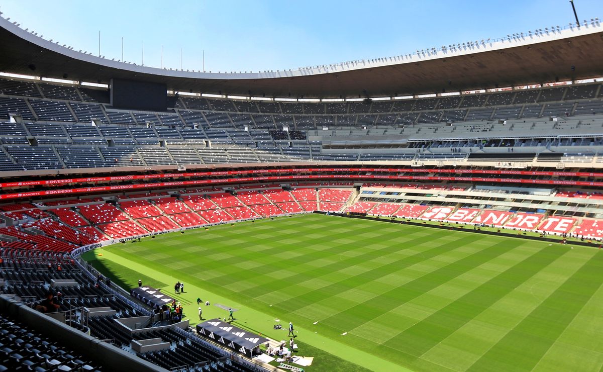 Terrible: Hincha mexicano muere al caer desde una galería en el Estadio Azteca a días del Mundial 2026