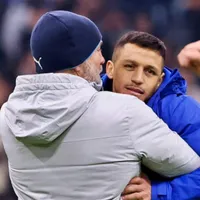 Disfrutó del último primer de Alexis y ahora es echado en la Premier