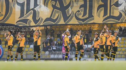 Partidazo que dio vuelta el aurinegro, quedando líderes del grupo.
