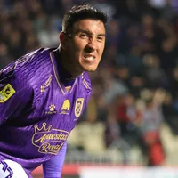 Experimentado de Concepción grafica el duro momento con cruda reflexión