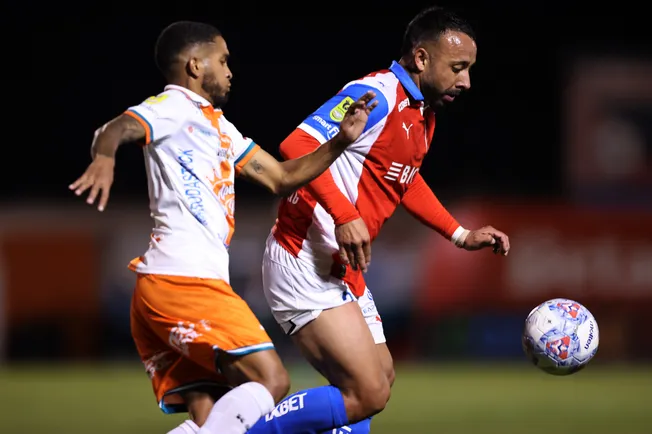 Por la fecha 3 de la Liga de Primera, Cobresal derrotó a la UC por 3-2 el pasado 14 de febrero. (Foto: Javier Torres/Photosport)