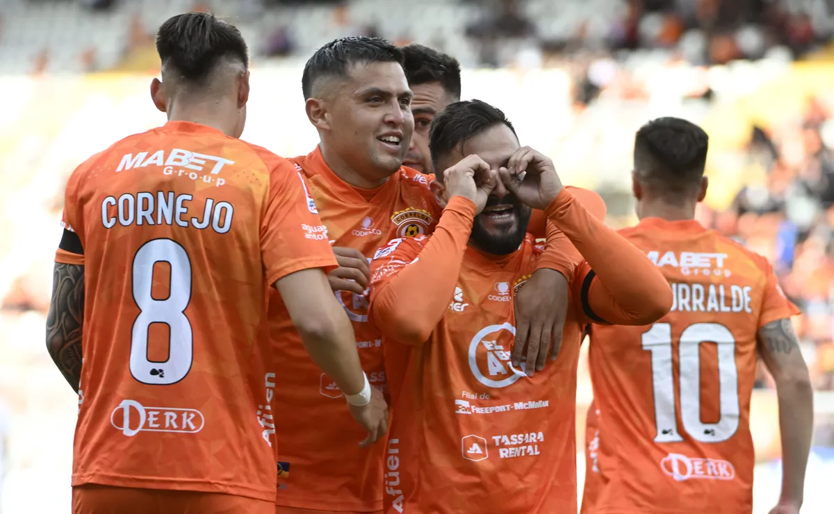 Cobreloa lidera la Primera B tras polémica victoria Cobreloa lidera la Primera B tras polémica victoria