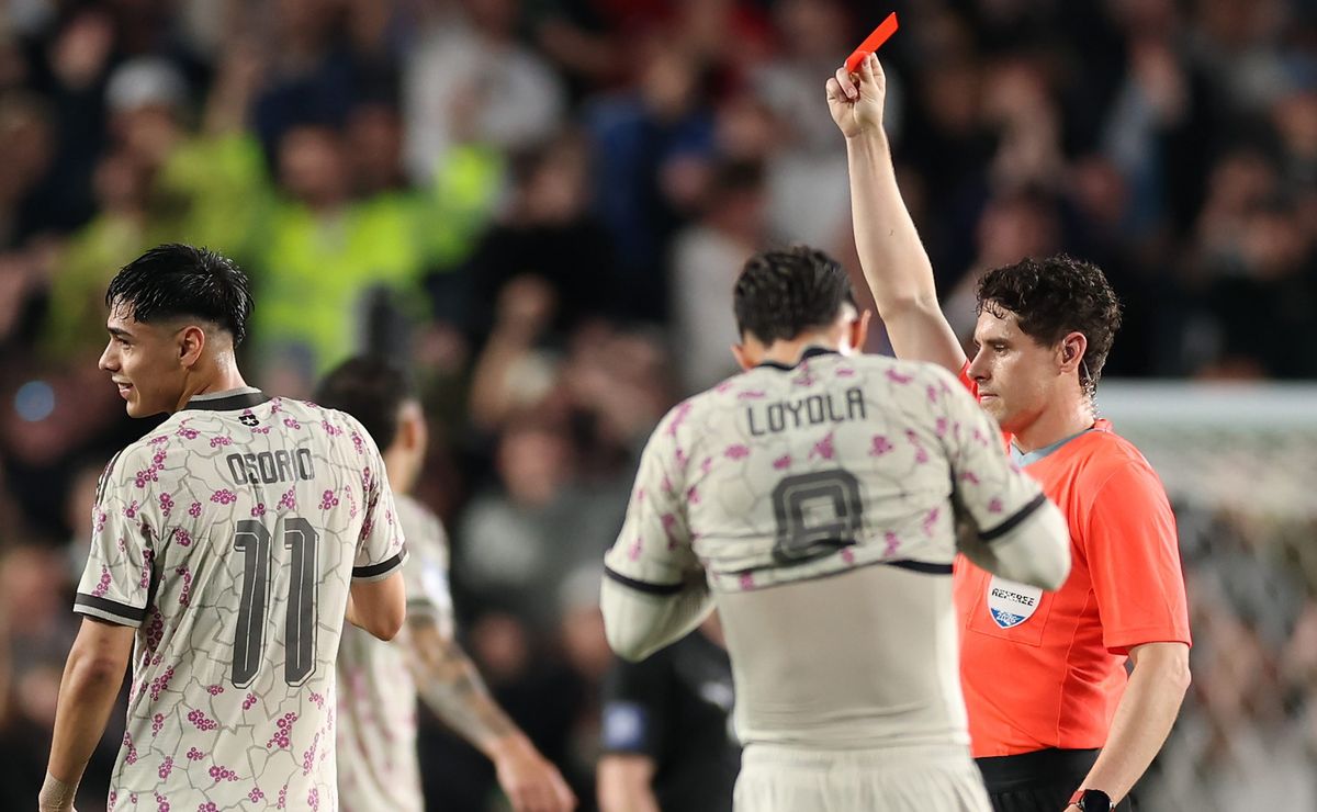 Así reaccionaron en la Roja a la expulsión de Darío Osorio: “Es muy difícil”