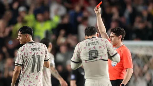 La expulsión de Darío Osorio complicó a Chile, que fue goleado por 4-1