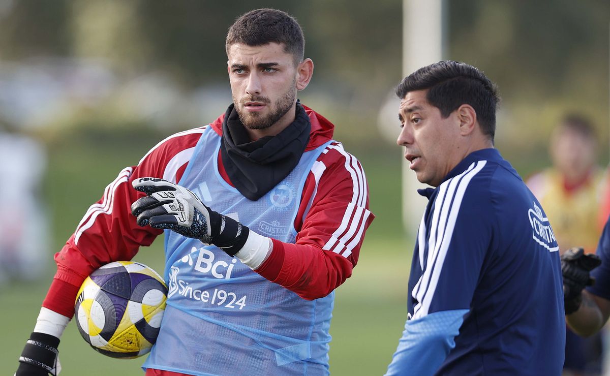 “Hay un tema de rendimiento”: Córdova responde por qué no juega Thomas Gillier en la Roja