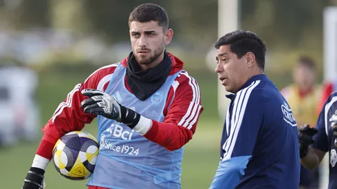 "Hay un tema de...": Córdova responde por qué no juega Thomas Gillier