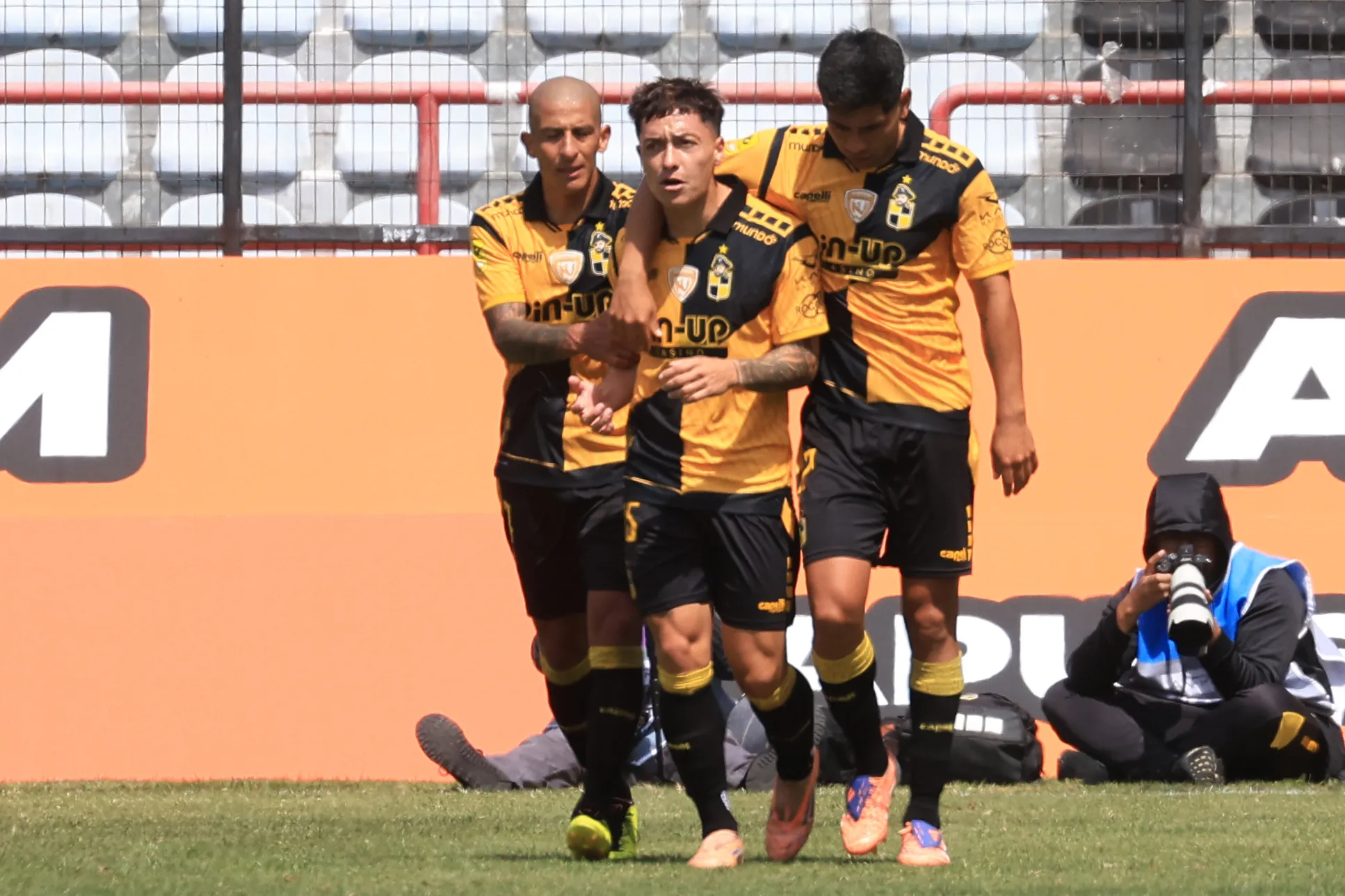La entrada de Zavala fue muy valorada por Caputto. (Eduardo Fortes/Photosport).