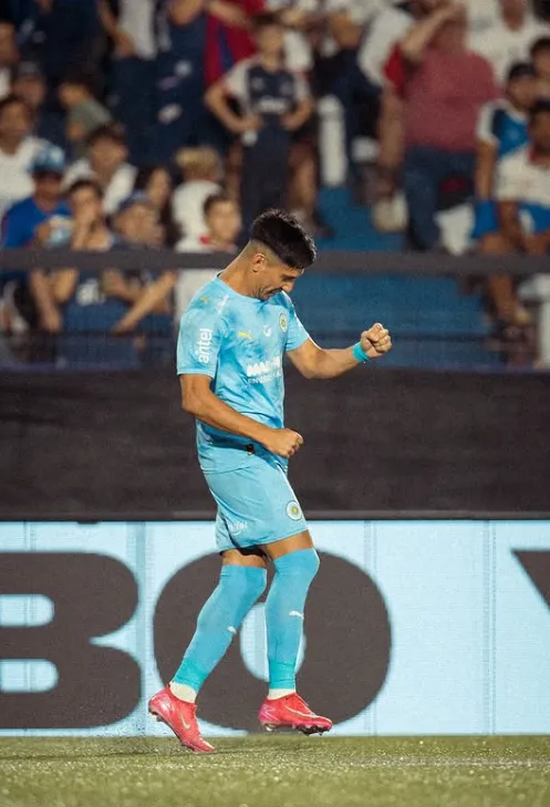 El festejo de Salomón Rodríguez en su primer gol frente a Nacional. (Foto: Montevideo City Torque).