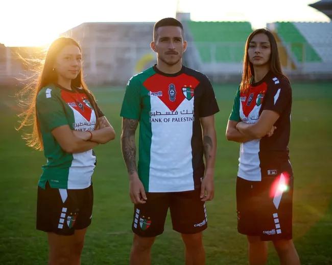 La nueva camiseta alternativa de Palestino para este 2026.