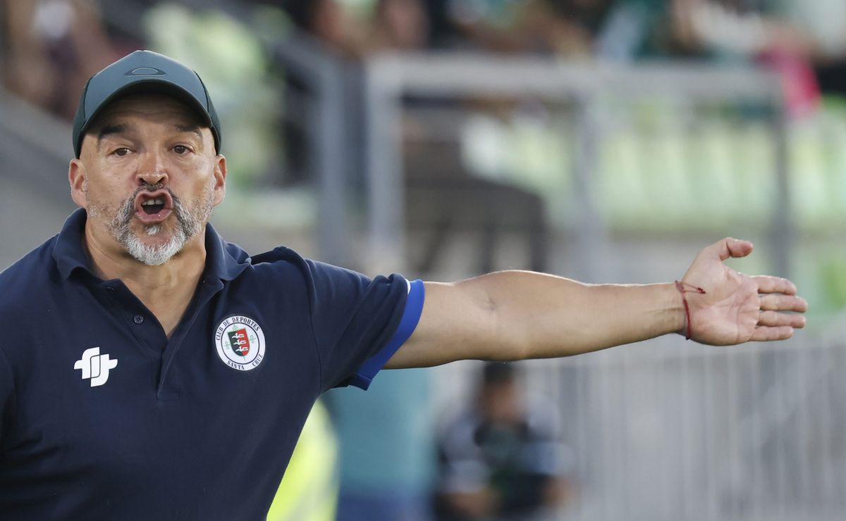 DT de Santa Cruz queda muy frustrado tras caer ante el San Luis de Chupete Suazo: “Soltar y distender para no colapsar”