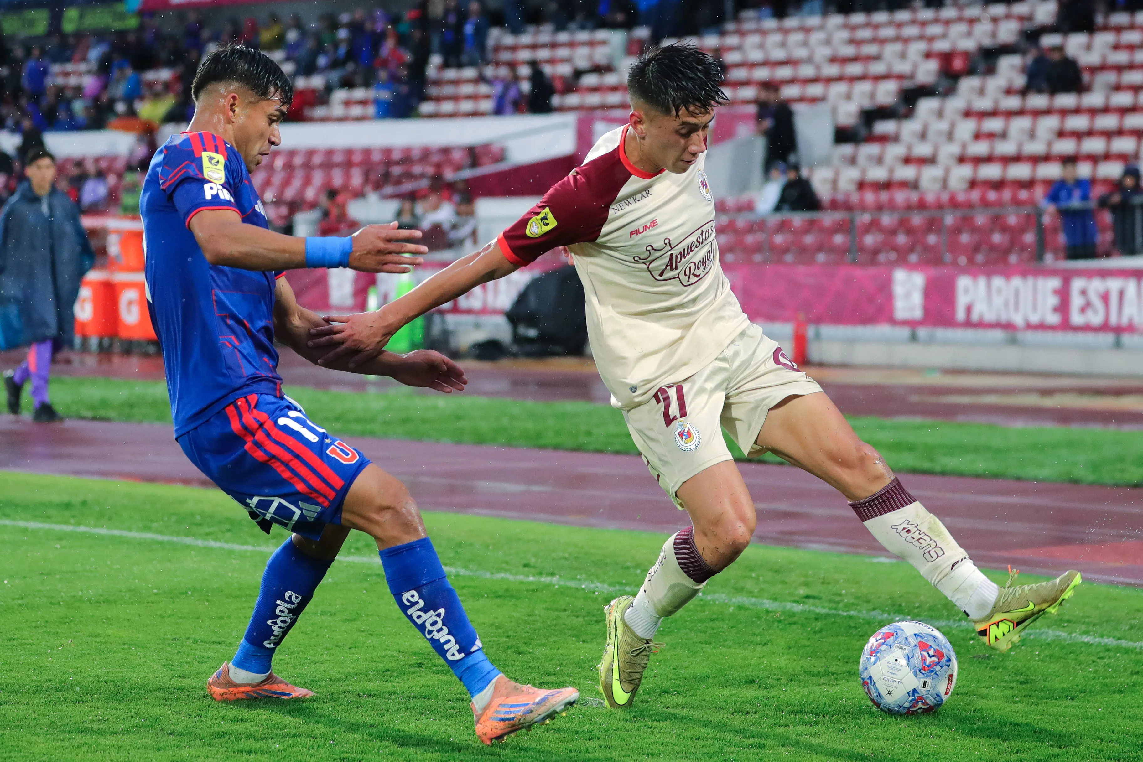 La idea de la U es que Hormazábal pueda llegar al duelo con La Serena. Foto: Felipe Zanca/Photosport