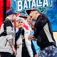 La Final Internacional agota todas las entradas del Movistar ArenaLa cuenta regresiva para el evento más esperado del freestyle está llegando a su punto más alto con la confirmación del sold out para la Final Internacional de Red Bull Batalla. El Movistar Arena, uno de los recintos más grandes del país, tendrá su capacidad al máximo el próximo 11 de abril para presenciar a los 16 MCs que disputarán el título mundial en una jornada que promete ser histórica.