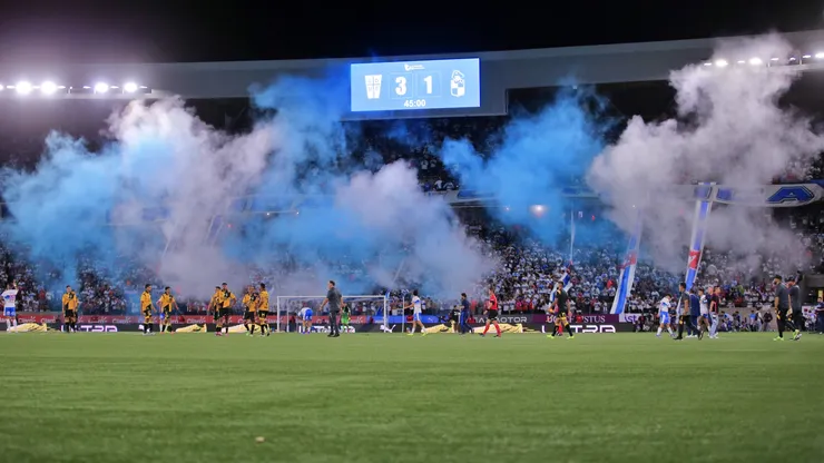 En Boca Juniors quieren sacar a Católica del Claro Arena.