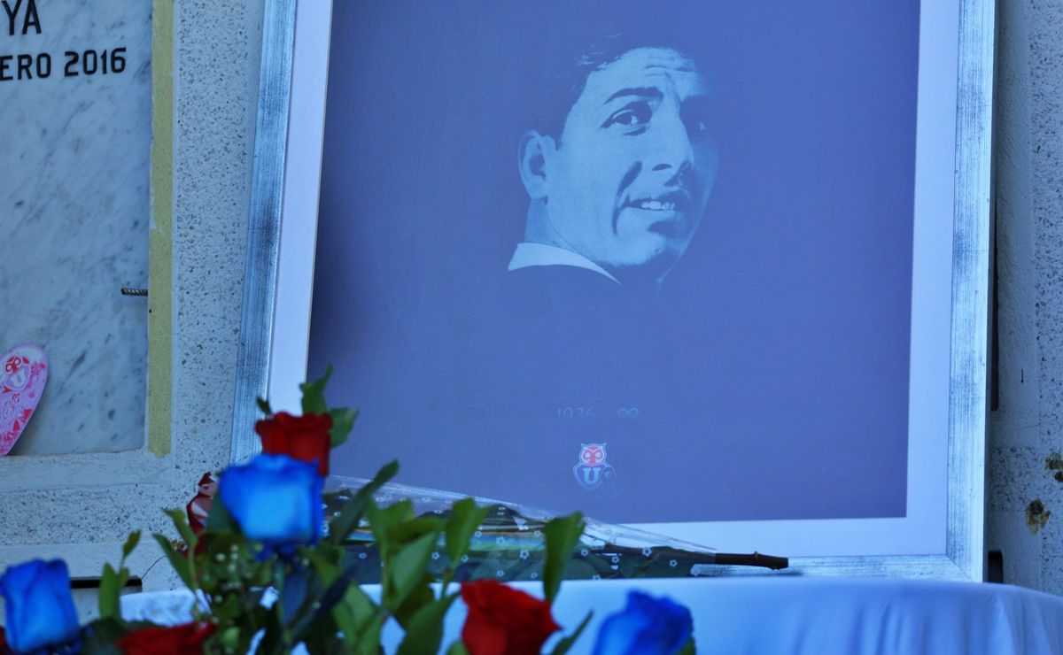 Familia de Leonel Sánchez denuncia abandono de mausoleo de los Mundialistas de 1962