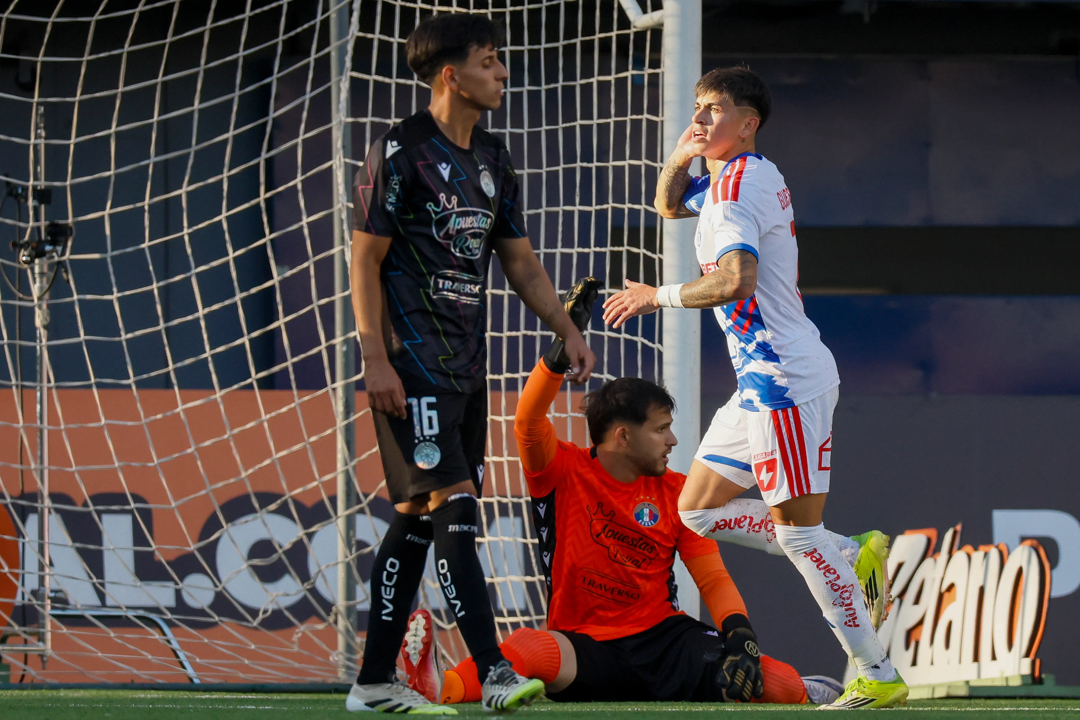Así celebró Maxi Guerrero su gol al Audax. (Andres Pina/Photosport).