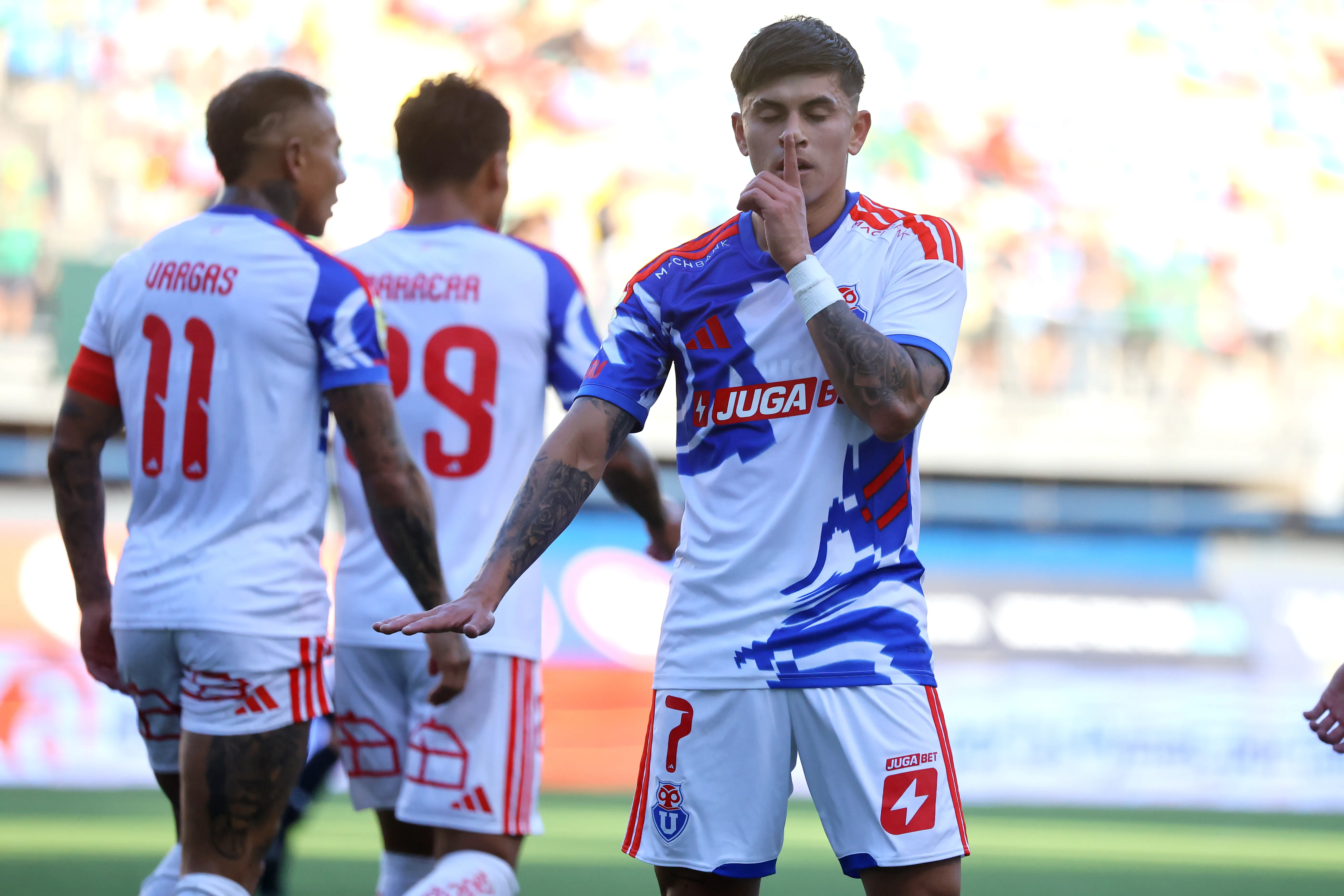 Maximiliano Guerrero celebra su gol ante Audax Italiano. Foto: Jonnathan Oyarzun/Photosport