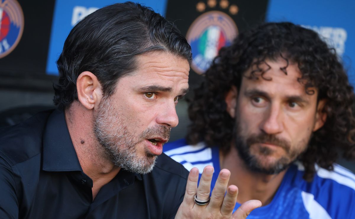 “Un equipo fresco”: El lindo problema que enfrenta Fernando Gago en la U