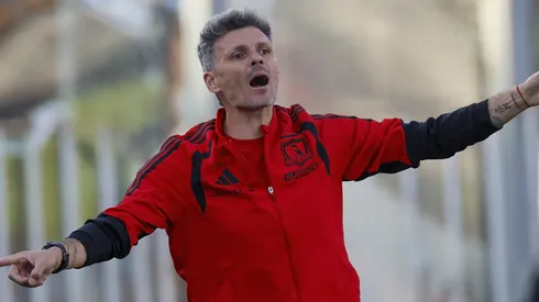 Ortiz y el fuego de los jugadores de Colo Colo.