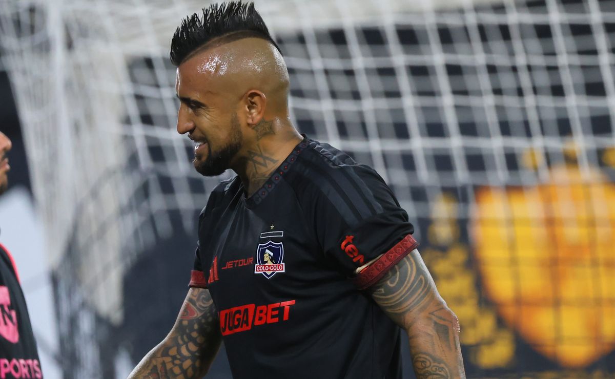 La fuerte crítica que hace Vidal en Colo Colo: “No se puede jugar a las…”