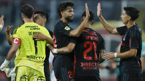 Colo Colo lidera en la Copa de la Liga y en la Liga de Primera.