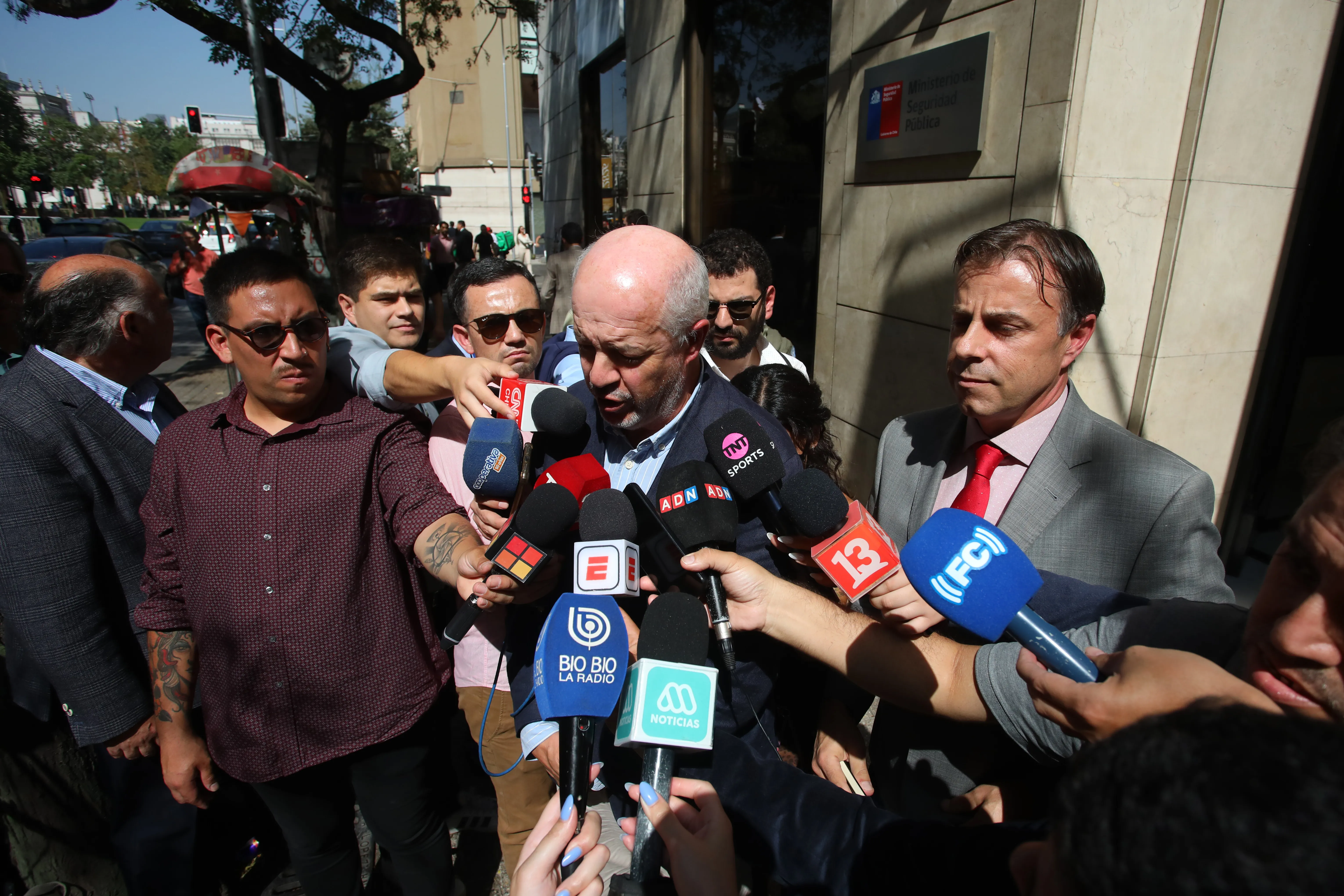Universidad Católica podrá jugar en el Claro Arena con hinchas de Boca Juniors tras la reunión con Germán Codina. | Foto: Photosport.