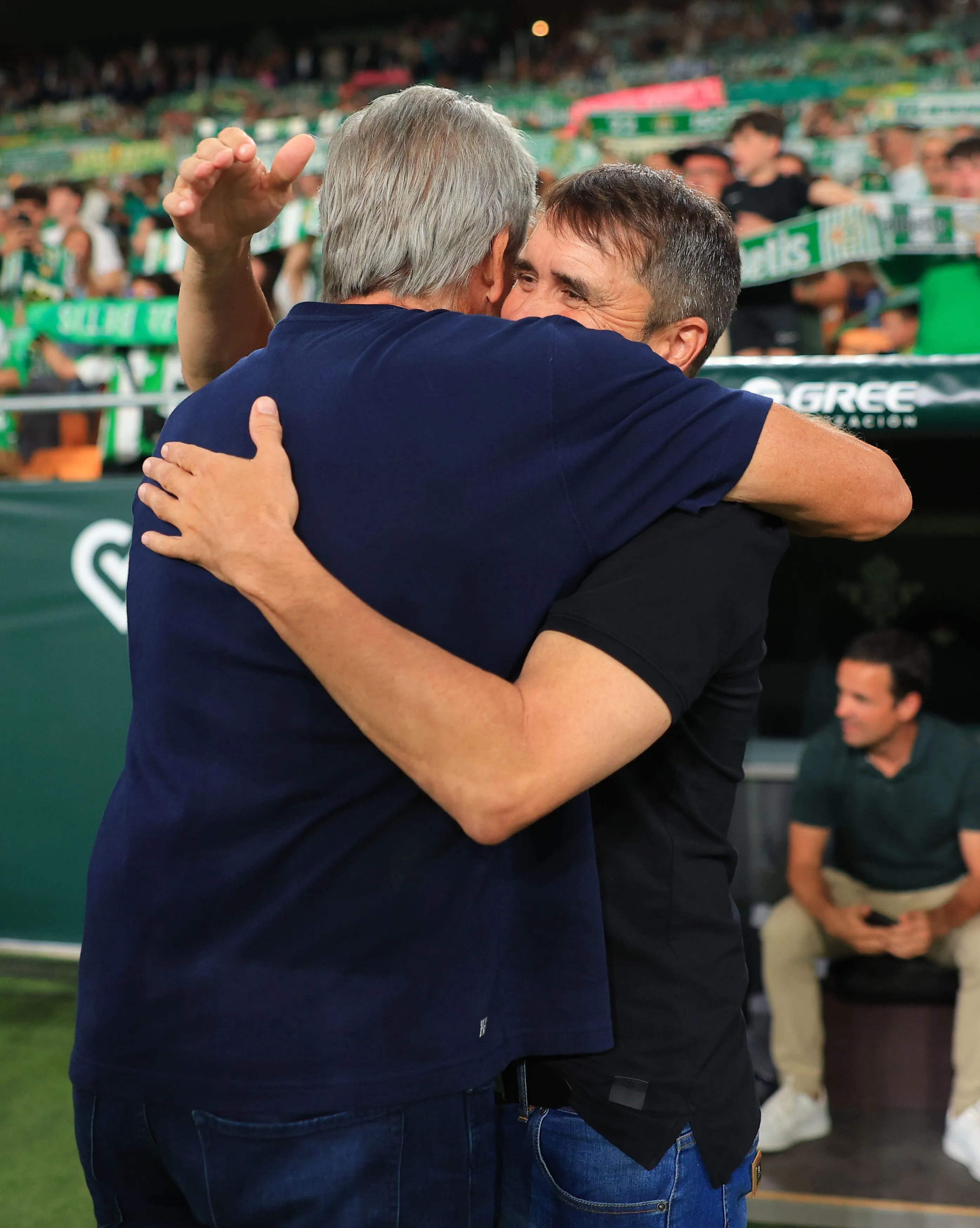 Pellegrini y Coudet se cruzaron en un duelo de Betis ante Alavés. Imagen: Getty