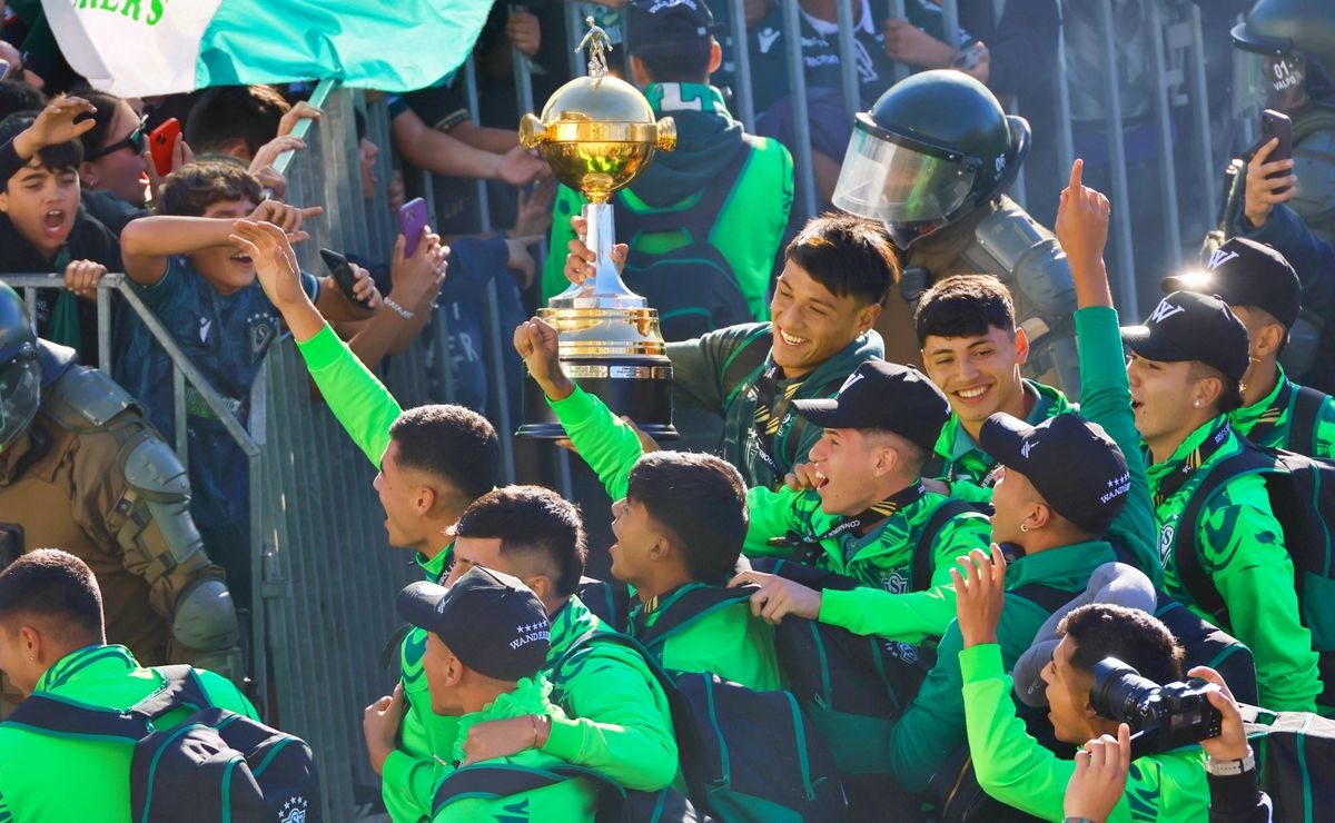 Notable gesto de Everton con Wanderers campeón de América en Clásico Porteño Sub 20