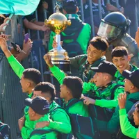 ¡Rivales, no enemigos! El gran gesto de Everton con el Wanderers campeón