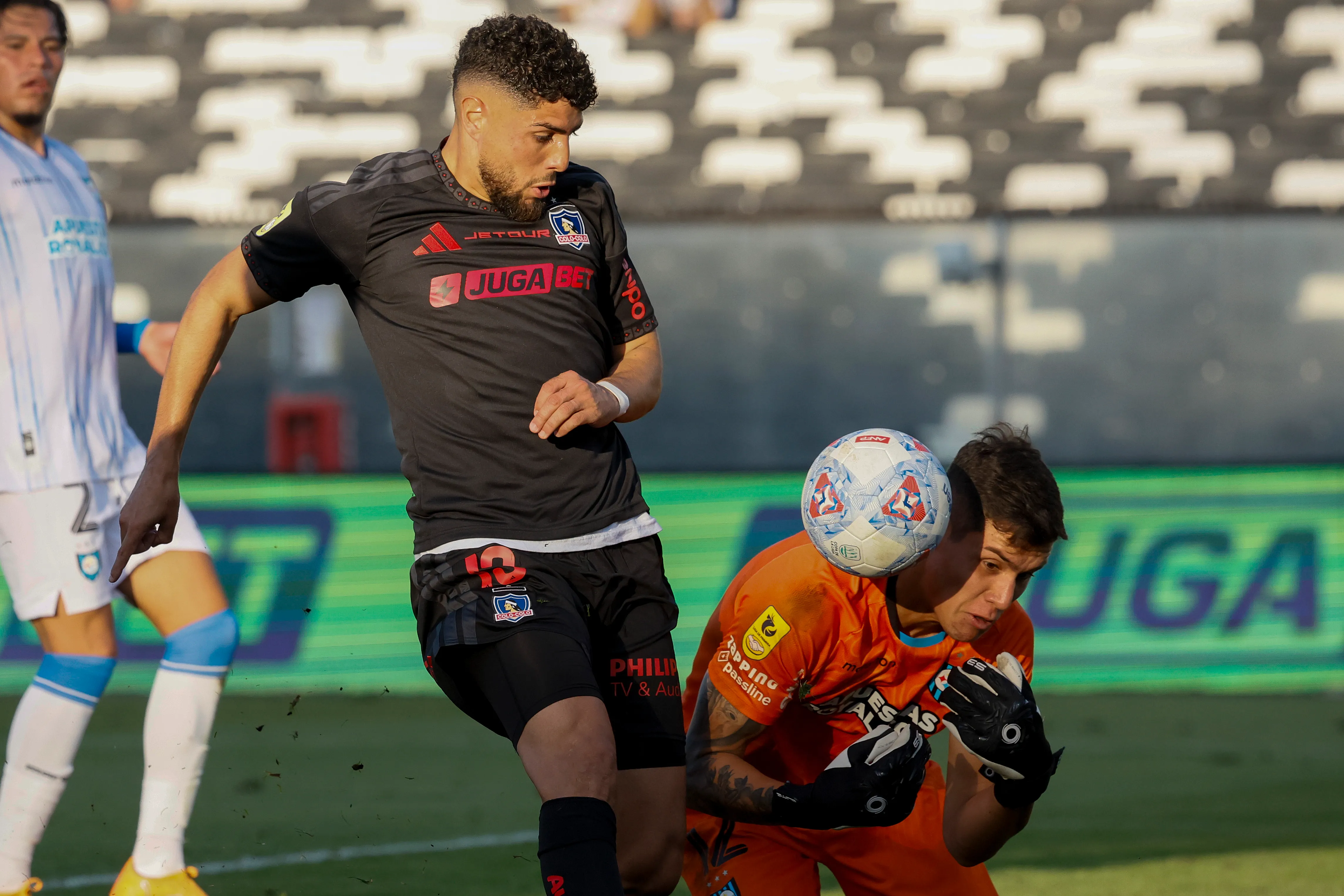 Maxi Romero llegó a su tercer partido sin anotar goles con la camiseta de Colo Colo. | Foto: Photosport.