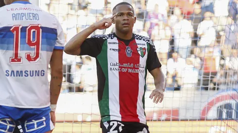 Munder anotó el único tanto árabe en la goleada sufrida en el Claro Arena.