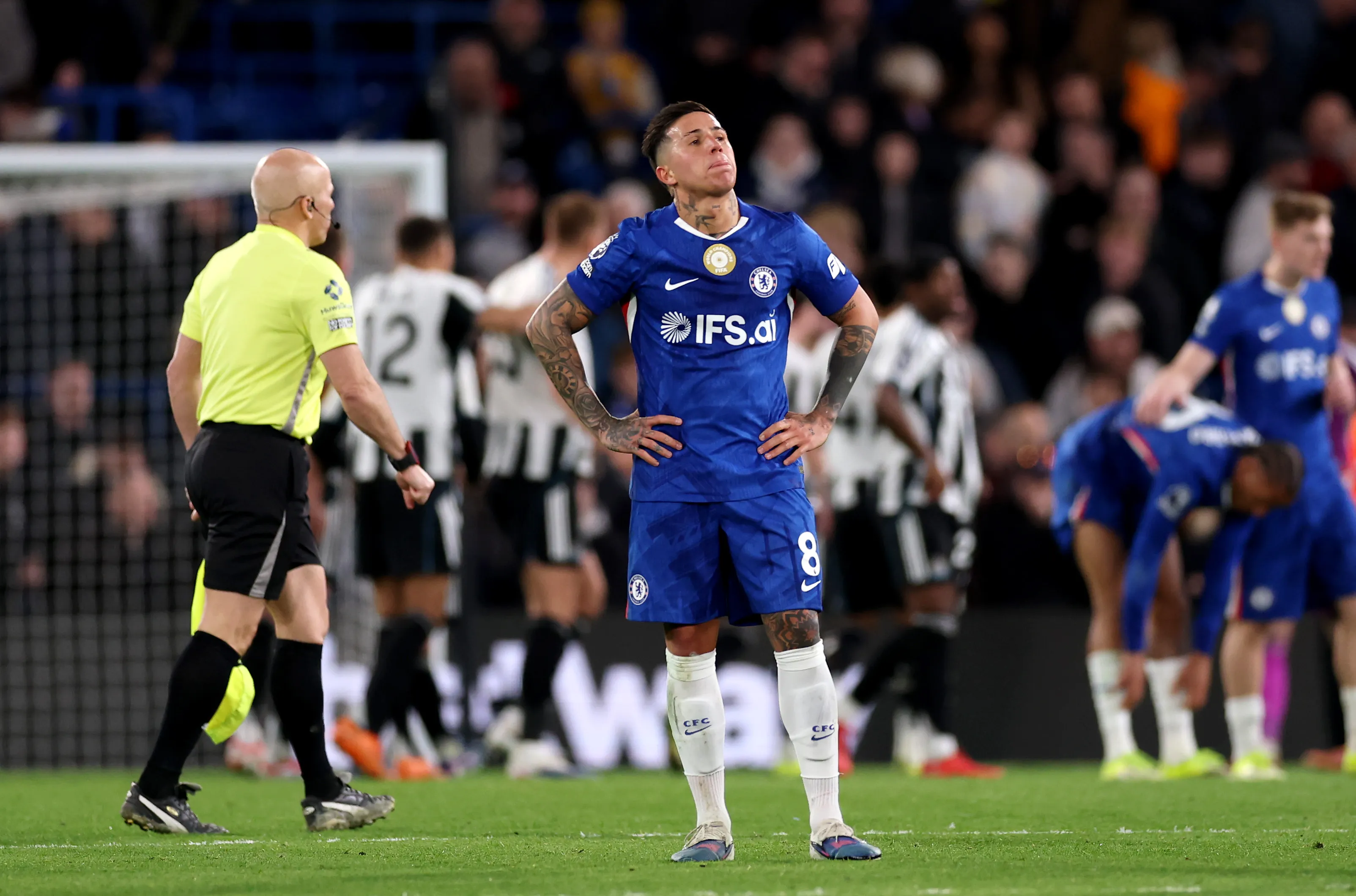 Enzo Fernández al congelador en Chelsea. (Photo by Ryan Pierse/Getty Images)