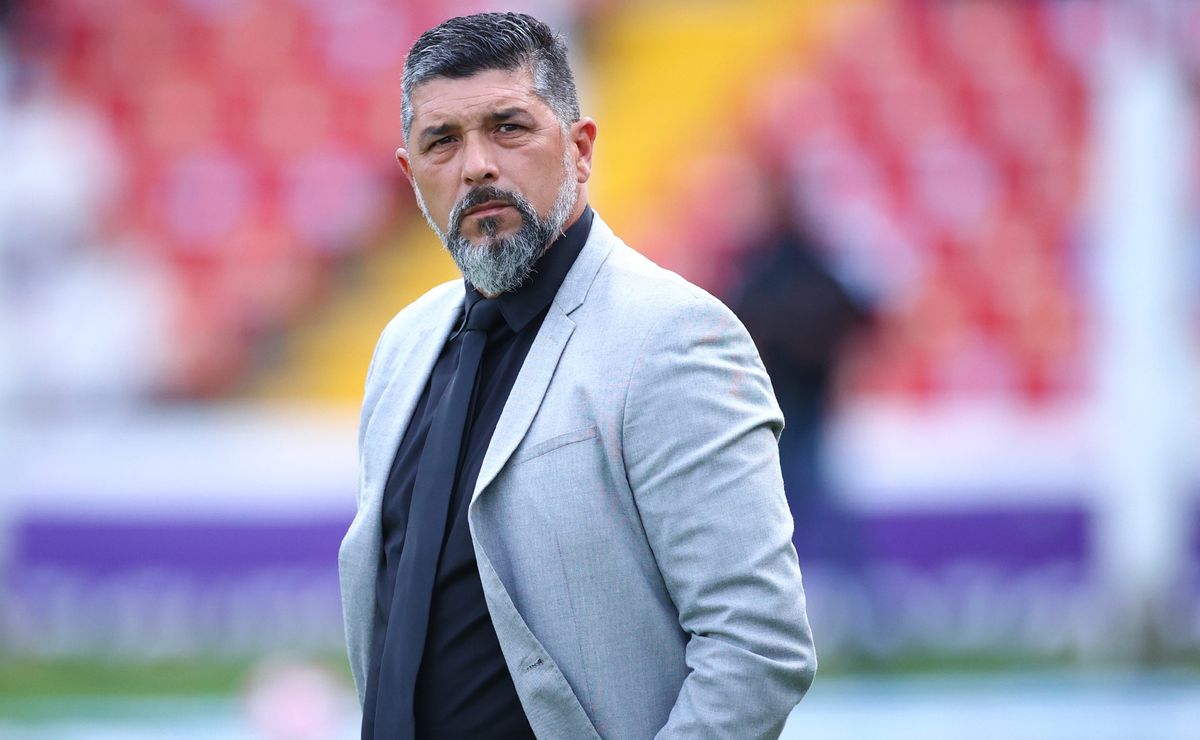 Jugó en Colo Colo y vuelve a Chile como DT de Universidad de Concepción: “El club tiene una proyección parecida al…”