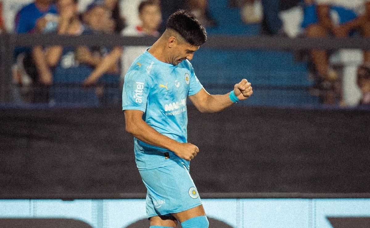 Salomón Rodríguez es uno de los 3 mejores jugadores de Uruguay: “Tiene una pega impresionante”