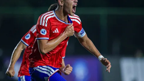 Lucas López celebró el empate de Chile en el minuto 92.