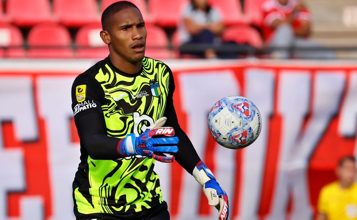 Omar Carabalí toma la palabra por interés de Ecuador para Mundial 2026: ¿Renuncia a Chile?