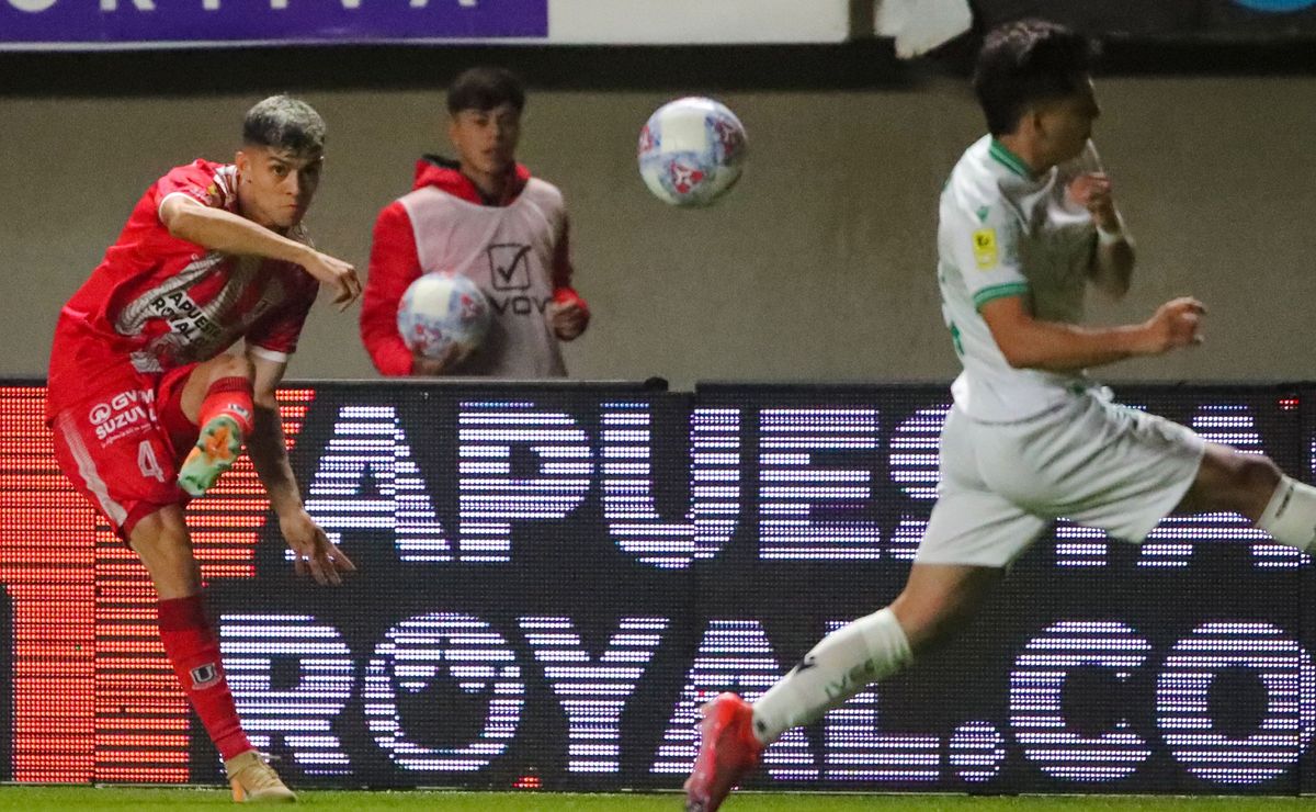 ¿Un chileno al Mundial? El lateral izquierdo que pelea por una nómina desde Unión La Calera