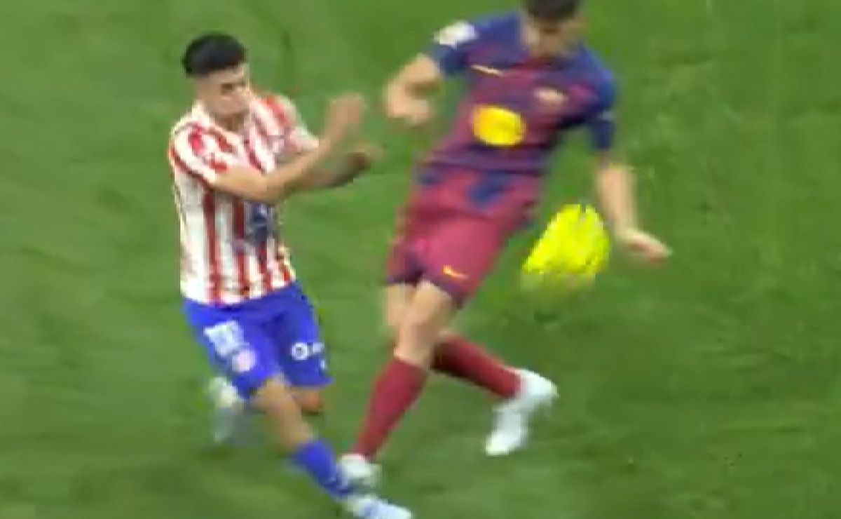 Barcelona vence en la agonía al Atlético de Madrid en polémico partido: ¿Era roja?