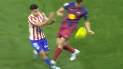 Barcelona venció en la agonía a Atlético en un partido marcado por una expulsión que negaron desde el VAR.