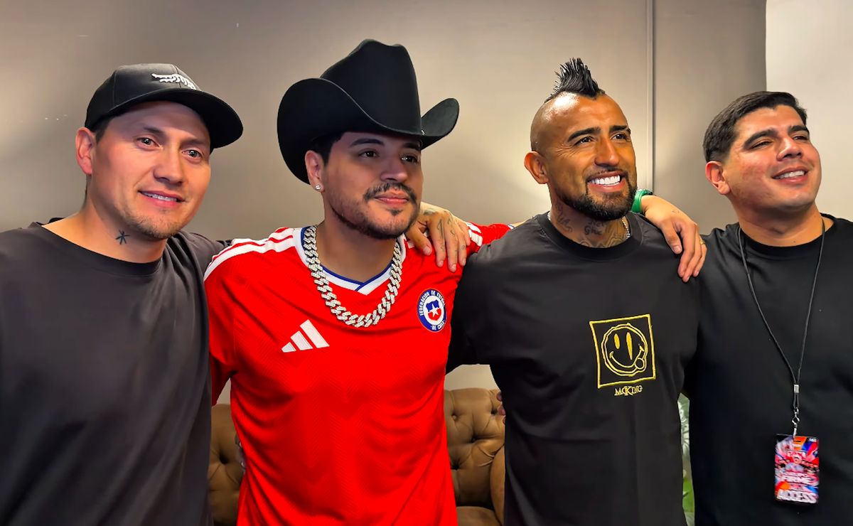 A horas de jugar por Colo Colo: el especial encuentro de Arturo Vidal y Grupo Firme