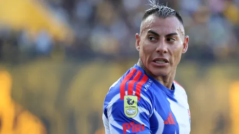 Eduardo Vargas celebra su mejor gol fuera de la cancha.