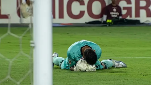 Miguel Vargas tras hacer un gran achique a Kevin Quevedo en el clásico ante Alianza Lima.